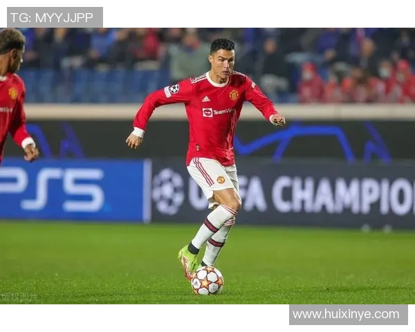 足球明星护球技巧解析及其在比赛中的重要性探讨