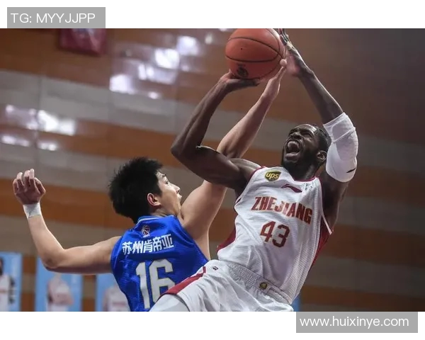 广州队迎战浙江稠州银行全力争胜展现篮球魅力与团队精神